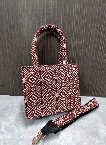 Stylish Box Handbag Sling for Eco-Friendly Fashion 085